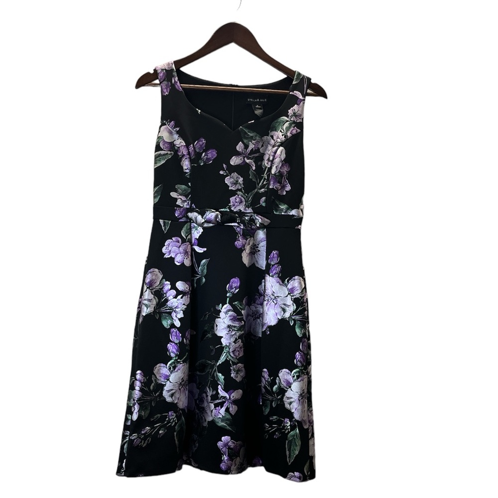 Stella and Julie woman’s dress Silver and Purple Flowers Size 6